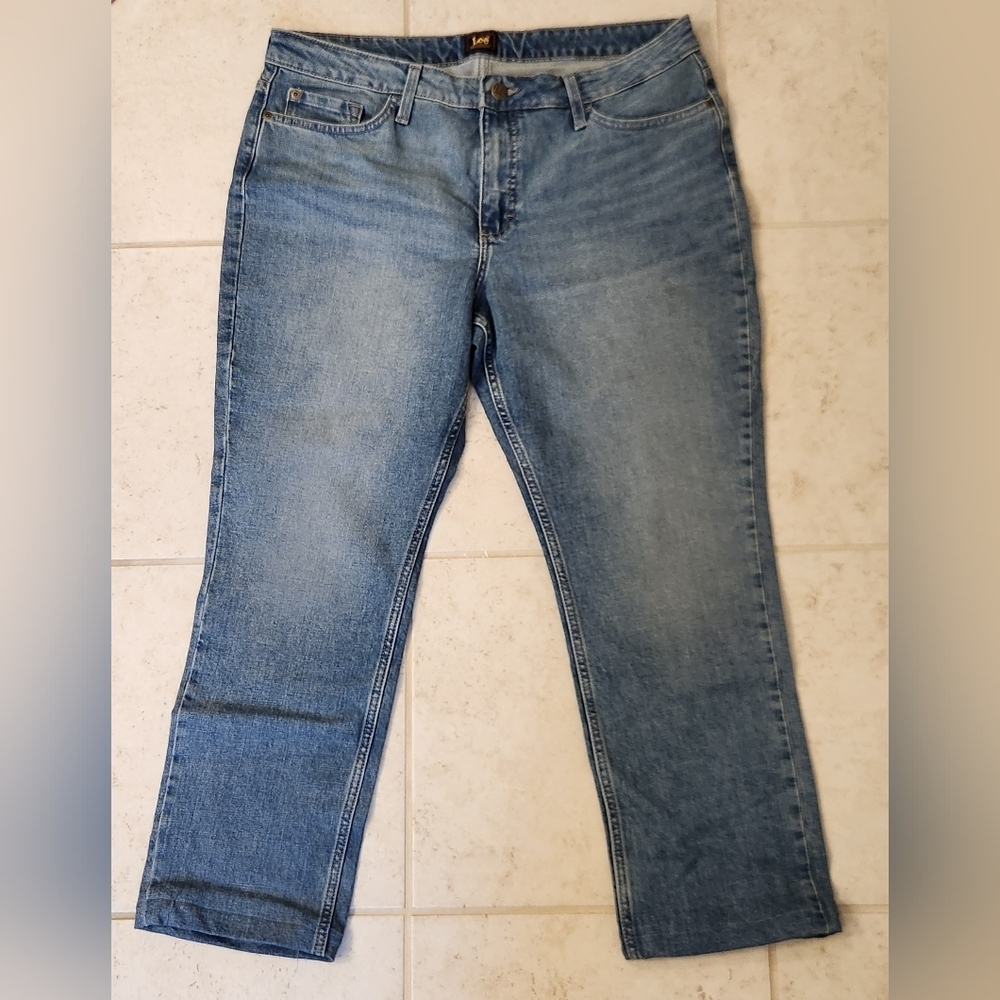 Lee Womens Capri Jean Pants Size 16 Short‎ 34" Waist #CC814